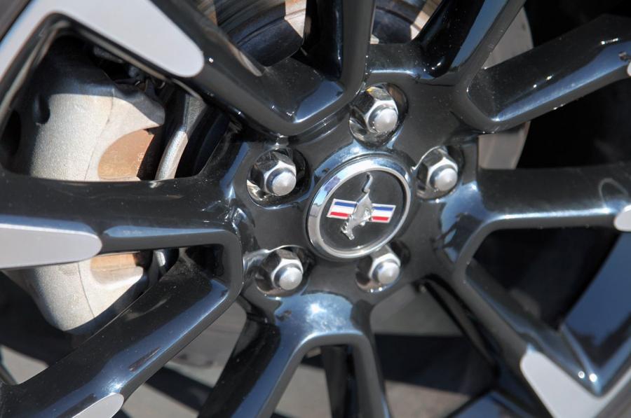  Ford Mustang V6 2012 года  (фото 66 из 133)